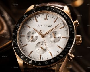 Aistrup AIW8702 Classic Sapphire Chronograph herreur med hvid urskive og brun læderrem | AIW8702