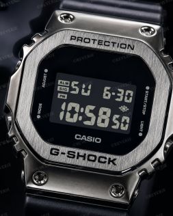 Casio G-Steel herreur med digitalt negativt display 43mm