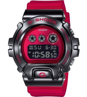 G-Shock med metalramme og skeletdetaljer i rød | GM-6900B-4ER