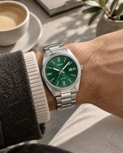 Klassisk Casio herreur i stål med grøn urskive i 38mm