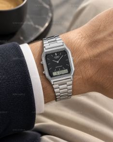 Rektangulært Casio ur i stål med sort urskive og dual display i 30mm