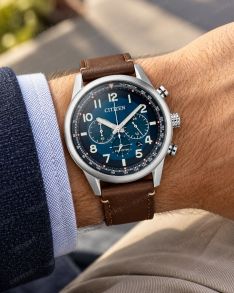 Citizen herreur med solenergi, kronograf og læderrem i 43mm