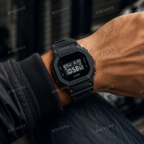 Stealth Black Casio G-SHOCK digitalur med 200M vandtæthed 42mm