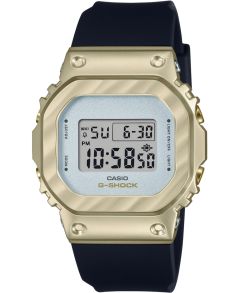 Guld digitalt G-SHOCK dameur med draperet metaldesign | GM-S5600BC-1ER