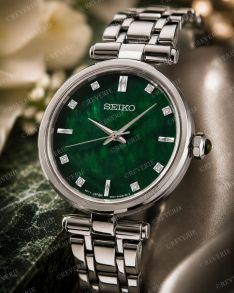 Seiko dameur med 8 diamanter, safirglas og grøn perlemorsurskive 29mm