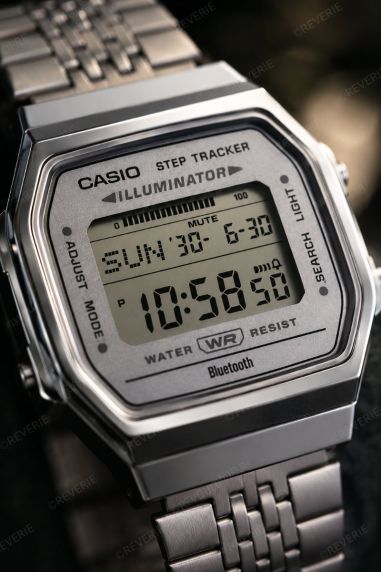 Casio retro digitalur med skridttæller og Bluetooth 38mm