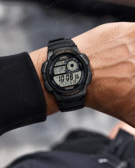 Stort digitalt sportsur med verdensur og lang batterilevetid 45mm