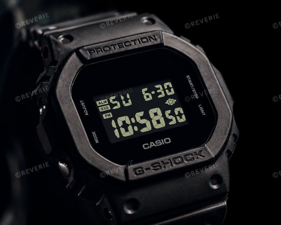 Stealth Black Casio G-SHOCK digitalur med 200M vandtæthed 42mm