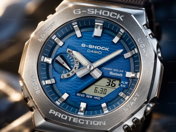 Casio G-Shock dykkerur i stål med blå urskive, ana-digi og solenergi i 44mm