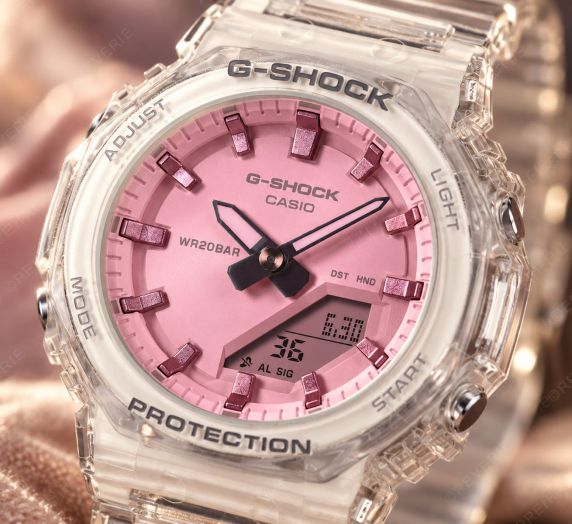 Casio G-Shock dameur med transparent design og lyserød urskive i 40mm