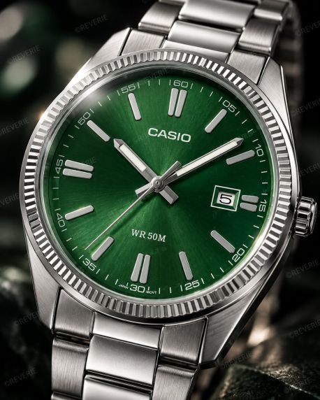Klassisk Casio herreur i stål med grøn urskive i 38mm