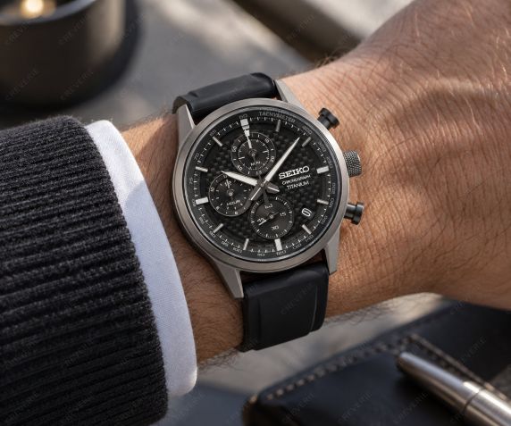 Seiko herreur i carbon-titanium med kronograf 41mm