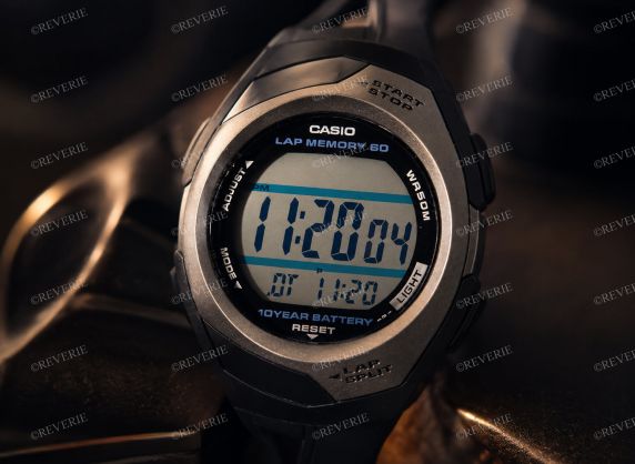 Digitalt sportur og fitnessur til løbere med afstandsberegner og temposignal fra Casio
