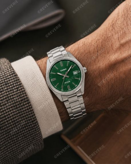 Casio unisex ur i stål med grøn urskive i 35mm